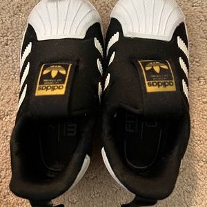 Adidas superstar size 6